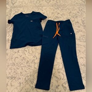 Women’s figs scrubs blue xs top and xs pants
